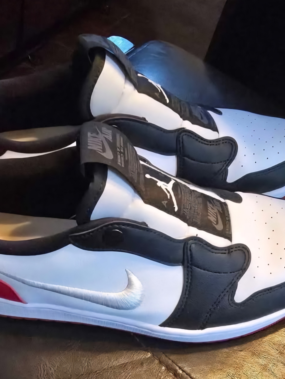 Nike Low-Top Sneakers in Black, White and Red